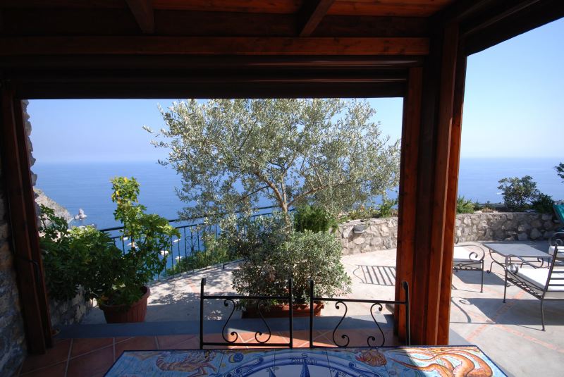 2 bedroomed villa near Postiano with private swimming pool