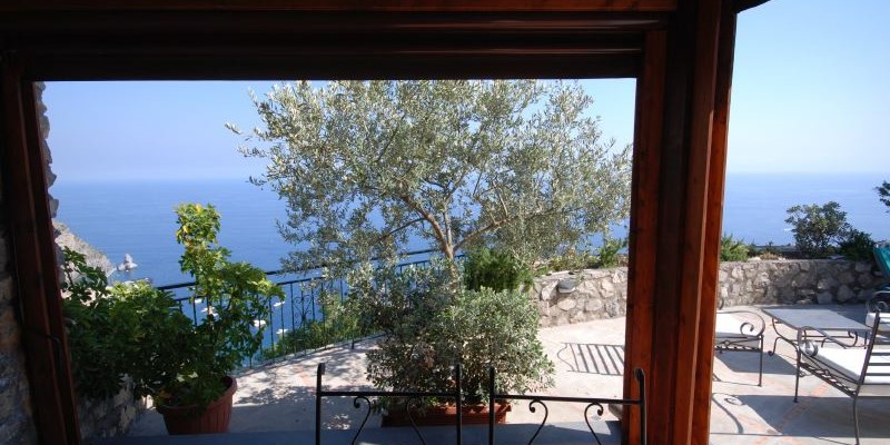 2 bedroomed villa near Postiano with private swimming pool