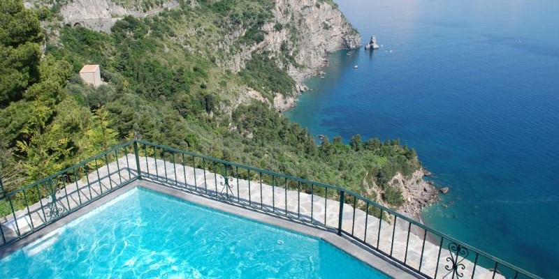 2 bedroomed villa near Postiano with private swimming pool