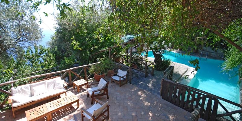 4 bedroomed villa with private swimming pool near Positano