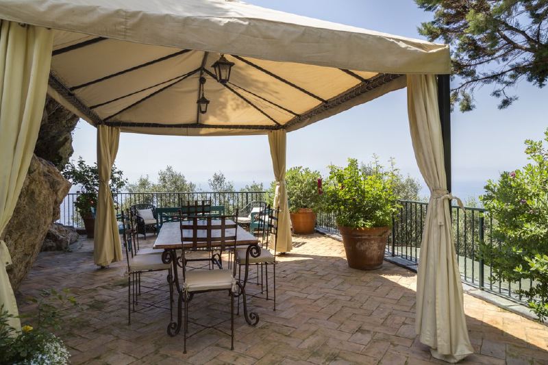 4 bedroomed villa with private swimming pool near Positano