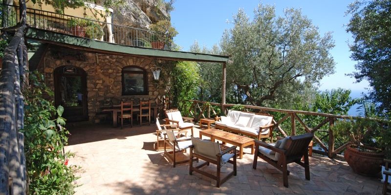 4 bedroomed villa with private swimming pool near Positano