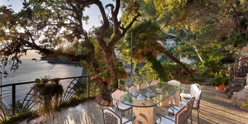 7 bedroomed luxury villa with private pool & direct sea access on the Amalfi Coast