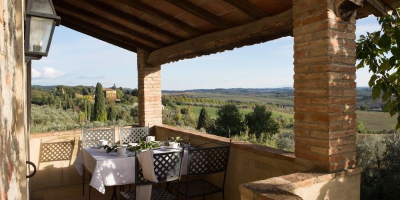 4 bedroomed villa with private pool and views of the Chianti region in Tuscany
