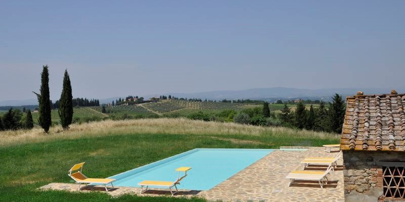 4 bedroomed villa with private pool and views of the Chianti region in Tuscany