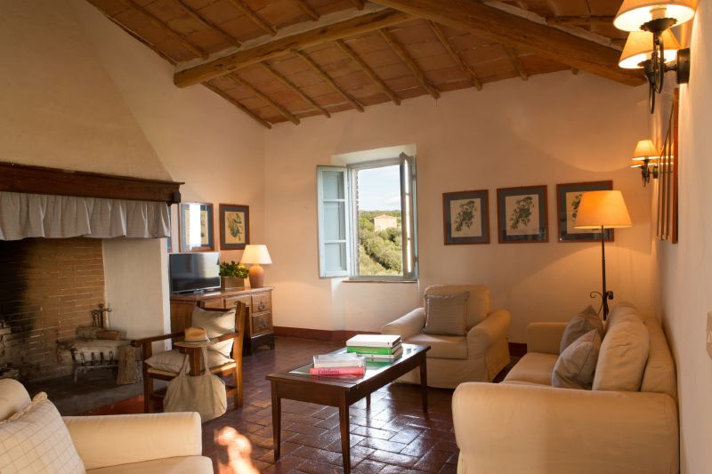 4 bedroomed villa with private pool and views of the Chianti region in Tuscany