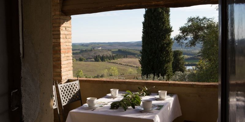4 bedroomed villa with private pool and views of the Chianti region in Tuscany