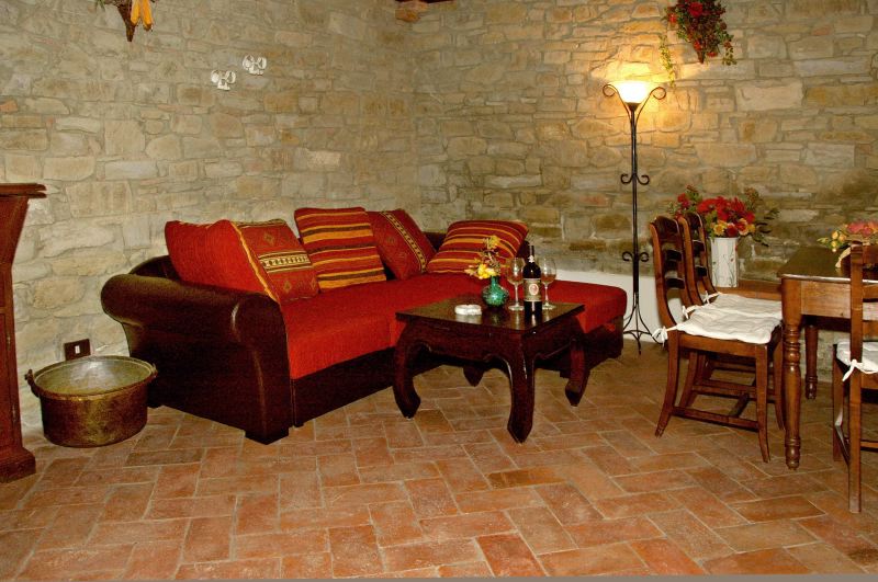 2 bedroomed villa in the Chianti region with swimming pool