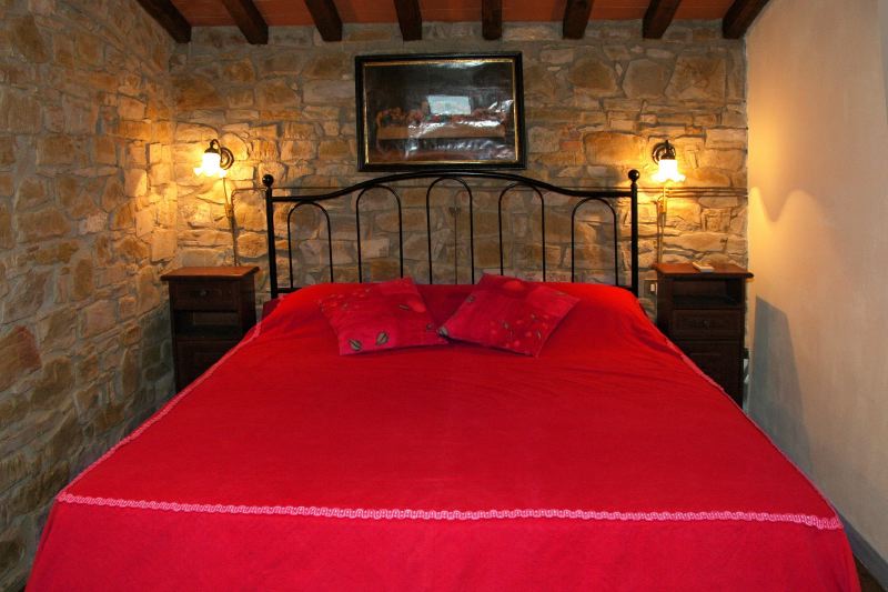 2 bedroomed villa in the Chianti region with swimming pool