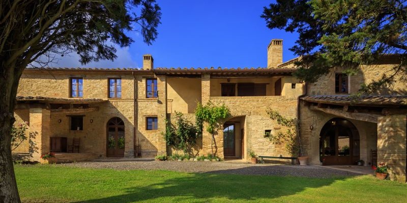 Large luxury villa in Tuscany for 18 people with private pool