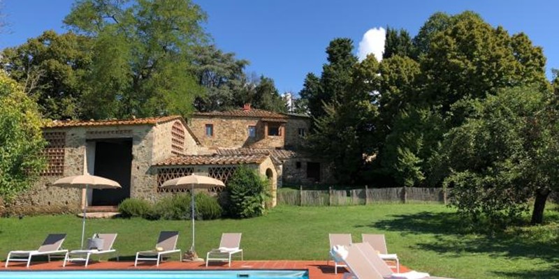 Characteristic villa for 7 near Castellina in Chianti, Tuscany with shared pool
