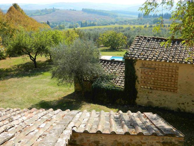 Characteristic villa for 7 near Castellina in Chianti, Tuscany with shared pool