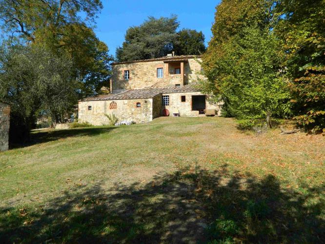 Characteristic villa for 7 near Castellina in Chianti, Tuscany with shared pool