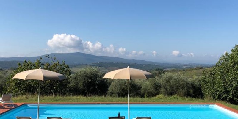 Characteristic villa for 7 near Castellina in Chianti, Tuscany with shared pool