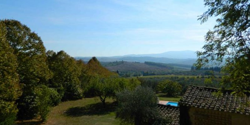 Characteristic villa for 7 near Castellina in Chianti, Tuscany with shared pool