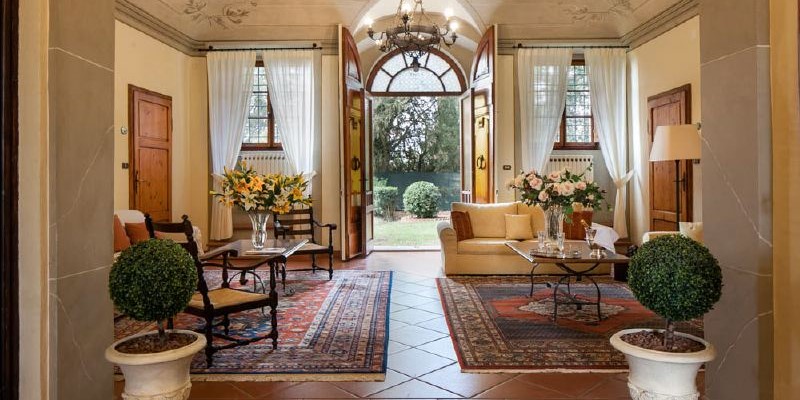 Luxury private 9 bedroomed villa with private pool in the Tuscan hills