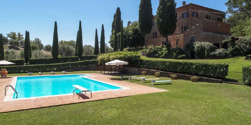Luxury private 9 bedroomed villa with private pool in the Tuscan hills