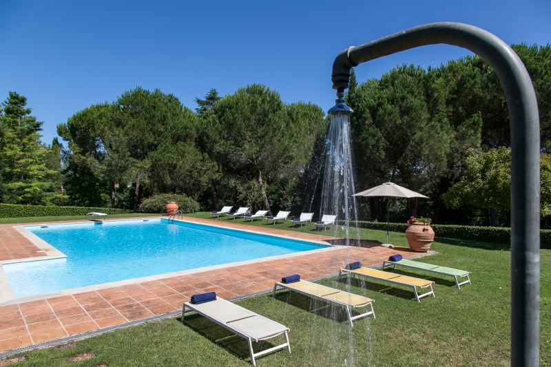Luxury private 9 bedroomed villa with private pool in the Tuscan hills