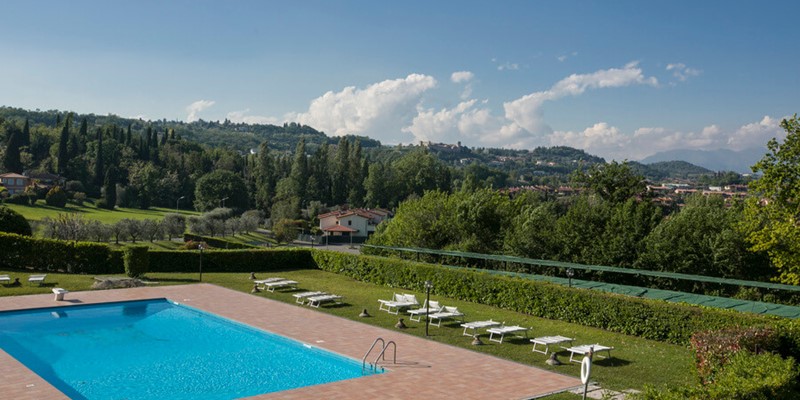 Villa with pool for 5 people within walking distance of Lake Garda