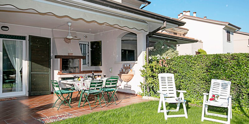 Villa with pool for 5 people within walking distance of Lake Garda