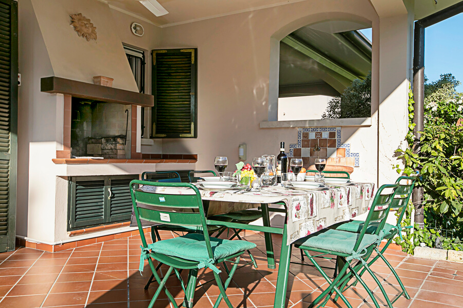 Villa with pool for 5 people within walking distance of Lake Garda