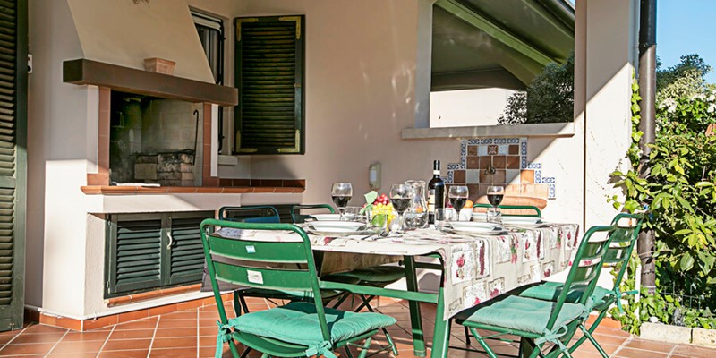 Villa with pool for 5 people within walking distance of Lake Garda