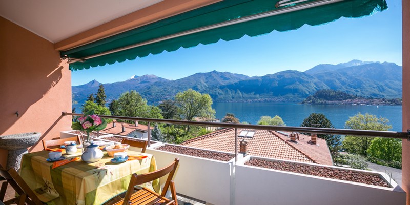 3 bedroom apartment for 7 people with views of Lake Como