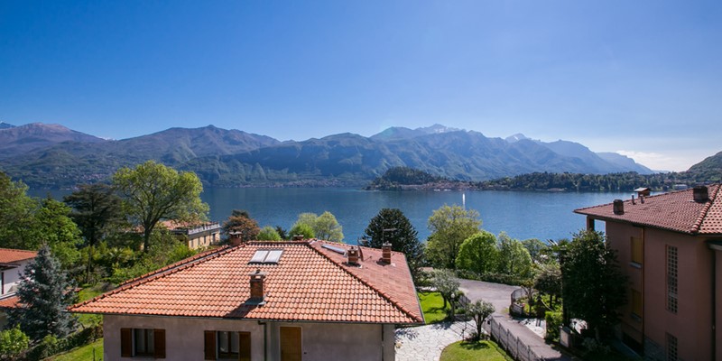 3 bedroom apartment for 7 people with views of Lake Como