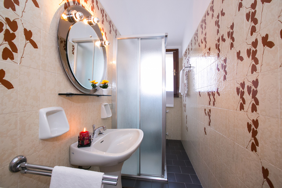 3 bedroom apartment for 7 people with views of Lake Como