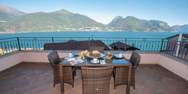 Stunning Lake Como view apartment for 4 people in 2 bedrooms