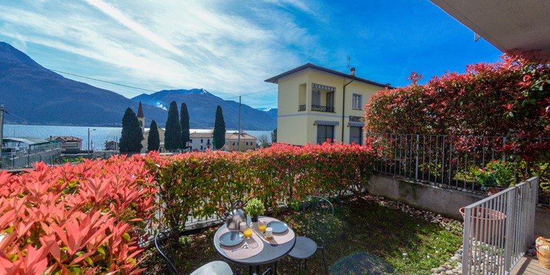 2 bedroomed apartment in north Lake Como with shared swimming pool