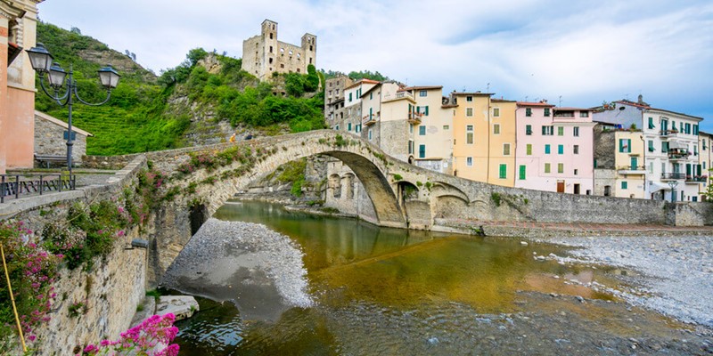1 bedroomed apartment in the quaint town of Dolceacqua