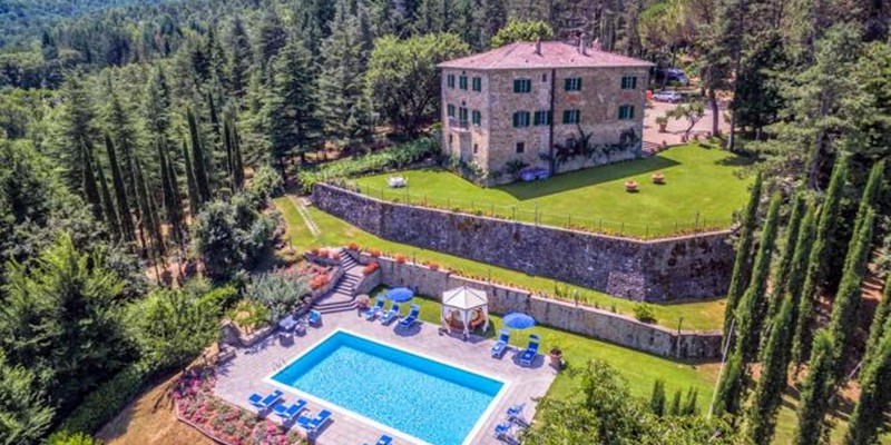Villa in Tuscany for 12 people with private swimming pool & jacuzzi3