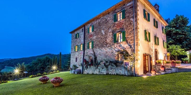 Villa in Tuscany for 12 people with private swimming pool & jacuzzi