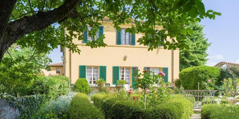 7 bedroomed villa for 12 people with private pool near Siena in Tuscany