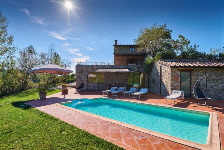 4 bedroomed villa for 8 people with private pool in the Chianti region of Tuscany