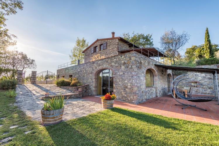 4 bedroomed villa for 8 people with private pool in the Chianti region of Tuscany
