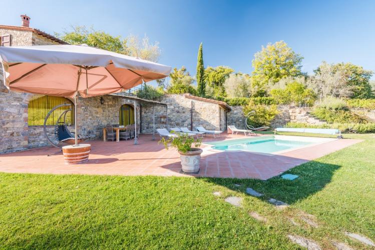 4 bedroomed villa for 8 people with private pool in the Chianti region of Tuscany