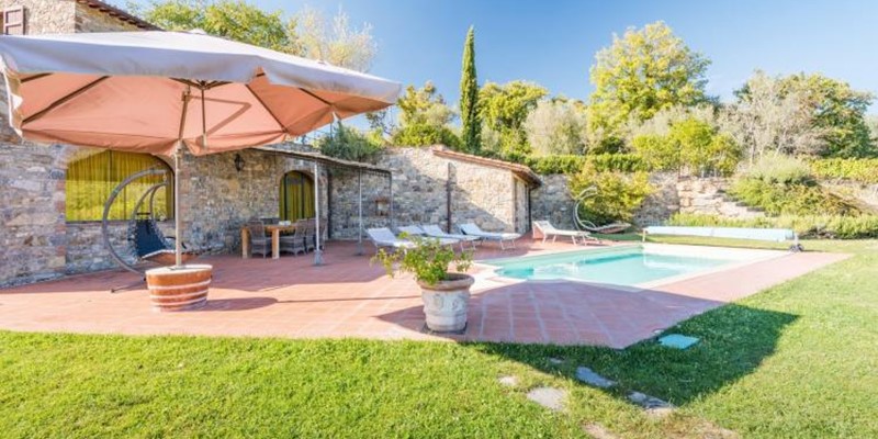 4 bedroomed villa for 8 people with private pool in the Chianti region of Tuscany