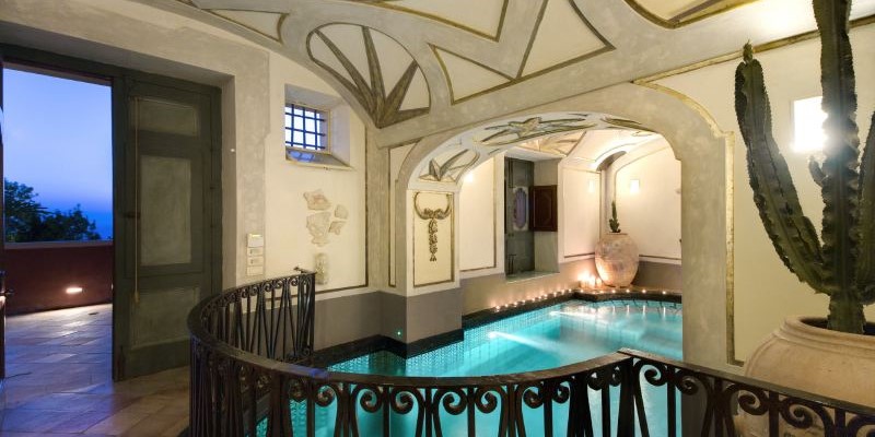 Luxury 5 bedroomed villa in Positano with indoor heated swimming pool