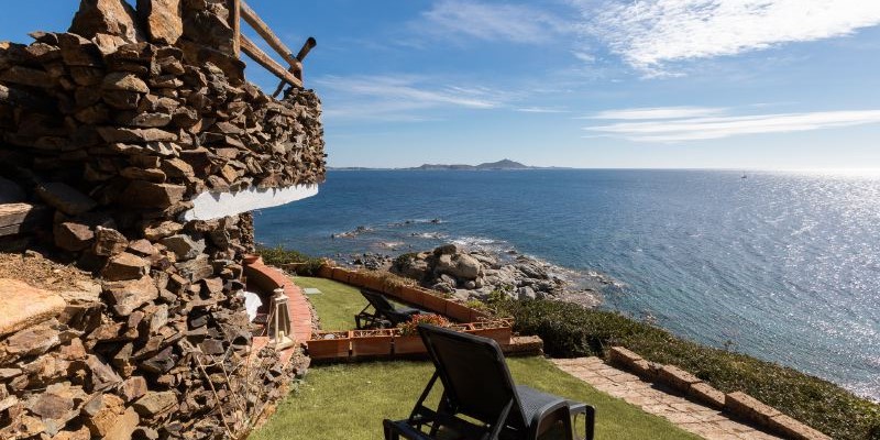 3 bedroomed villa in Sardinia with direct sea access