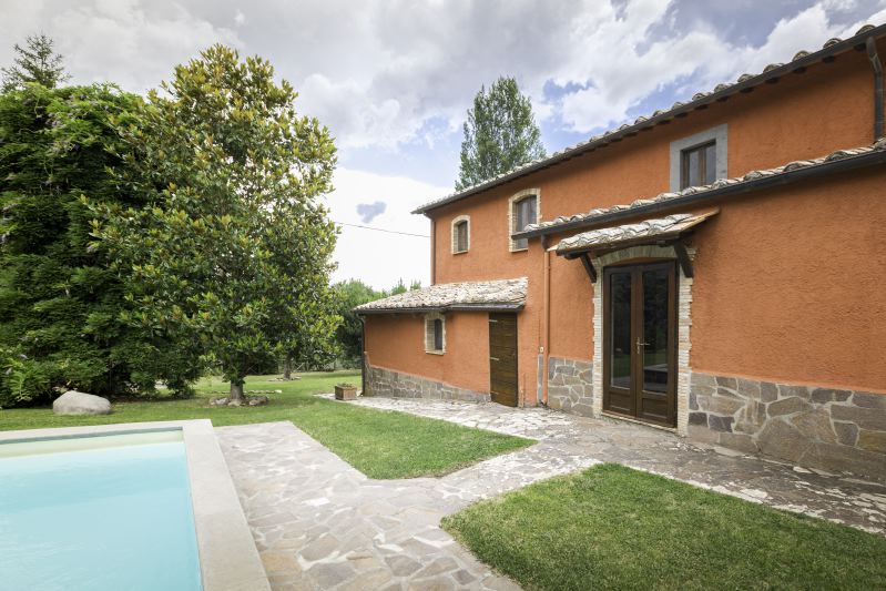 Villa Bagnoregio | Farmhouse Villa With Private Swimming Pool To Rent In Lazio, Italy 2022/2023