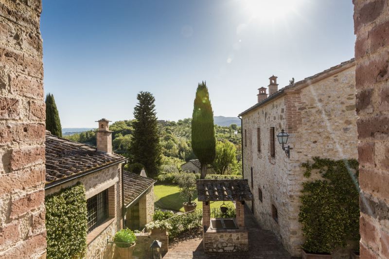 Stunning Tuscan villa for upto 32 people suitable for weddings