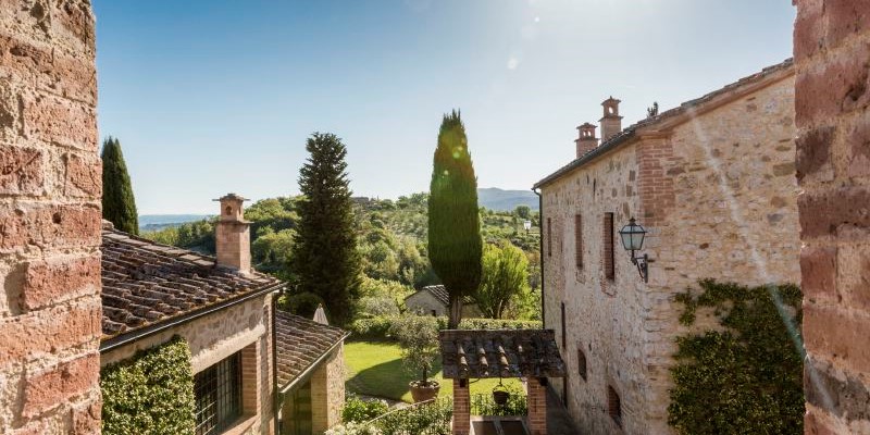 Stunning Tuscan villa for upto 32 people suitable for weddings