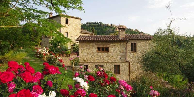 7 bedroomed villa with pool near Montepulciano