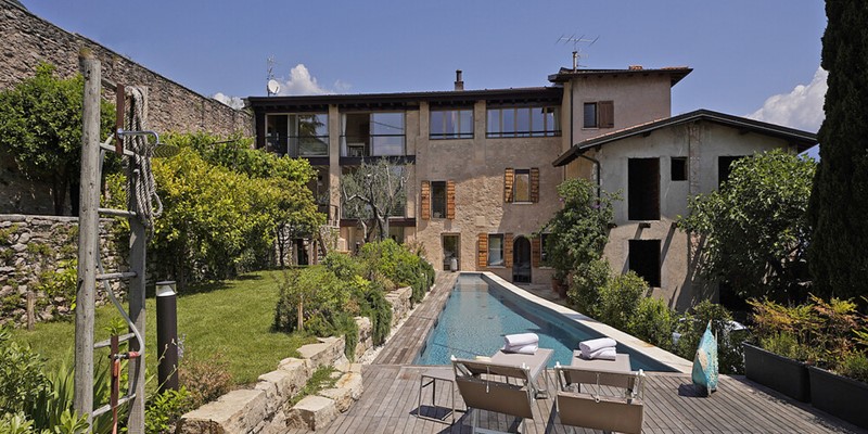 Luxury villa in Lake Garda with 4 bedrooms