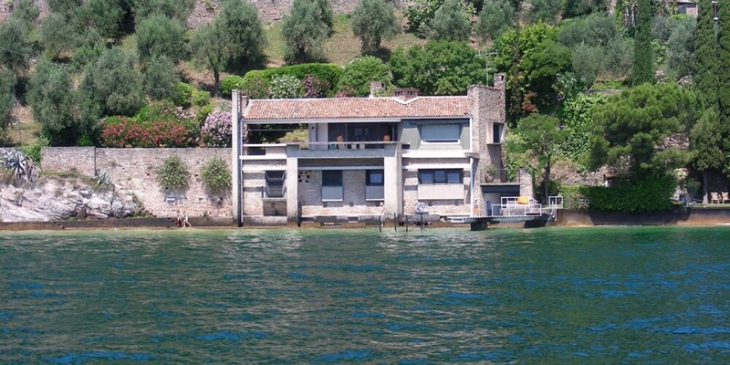 3 bedroomed family lakeside in Lake Garda