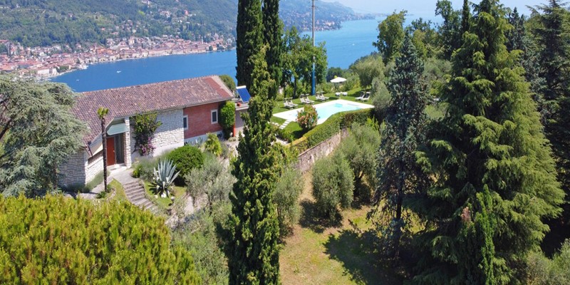 Villa for 13 people with private pool overlooking Lake Garda