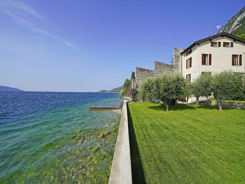 Villas At Lake Garda Holiday Homes In Italy The Villa Speciailists villas-at-lake-garda-holiday-homes-in-italy-the-villa-speciailists