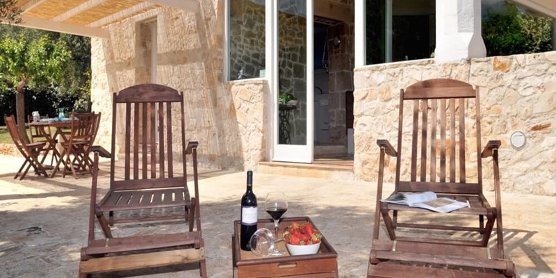 Gorgeous holiday home in Puglia with private pool & sea views